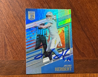 Justin Herbert gesigneerde kaart Panini Donruss Elite Football Card Los Angeles Chargers Handgesigneerde kaart Geen COA Future MVP
