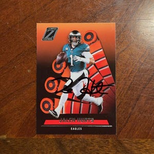 Jalen Hurts signierte Karte Panini Zenith Football Card Philadelphia Eagles Handsignierte Karte ohne COA