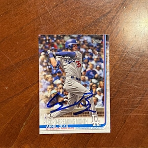 Cody Bellinger gesigneerde kaart Topps Recordbrekende maand insteekkaart honkbalkaart Los Angeles Dodgers handgesigneerde kaart No COA RARE