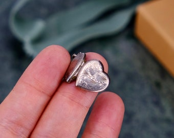 Vintage Sterling Silver Heart Locket Charm.  Heart pendant. Silver locket.  1970s jewellery.  Birmingham Stamp.