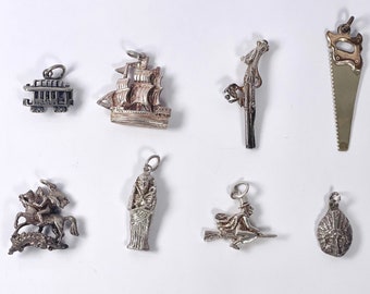 Charm vintage de plata de ley: bruja, barco, tranvía, jefe y caballero