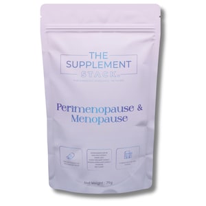 Puede incluir: Bolsa blanca con el texto "THE SUPPLEMENT STACK" y "Perimenopause & Menopause" en azul. La bolsa enumera los ingredientes y tiene un peso neto de 79g.