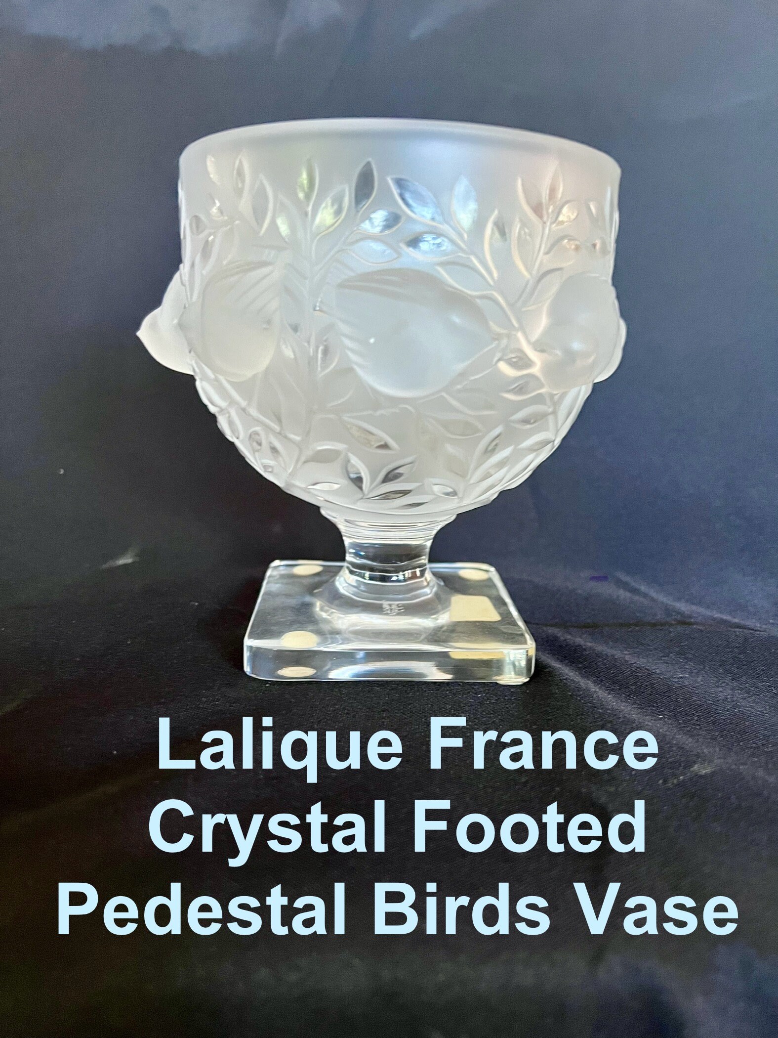 Lalique バガテル 葉と鳥の彫刻 花瓶 Lalique バガテル 葉と鳥の彫刻 花瓶