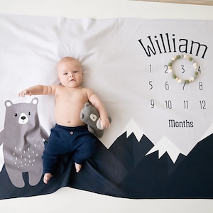 Manta personalizada para hitos de bebé: diseño de oso de montaña