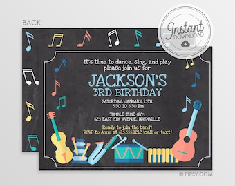 Peut inclure: Une invitation d'anniversaire sur un tableau noir avec un thème musical. C'est l'heure de danser, chanter et jouer, rejoignez-nous pour le 3ème anniversaire de Jackson. Samedi 15 janvier de 15h30 à 17h30. Tumble Time Gym 625 East 8th Avenue, Nashville. Prêt à rejoindre le groupe ? RSVP à Anne au 615.555.1212 (appel ou SMS).