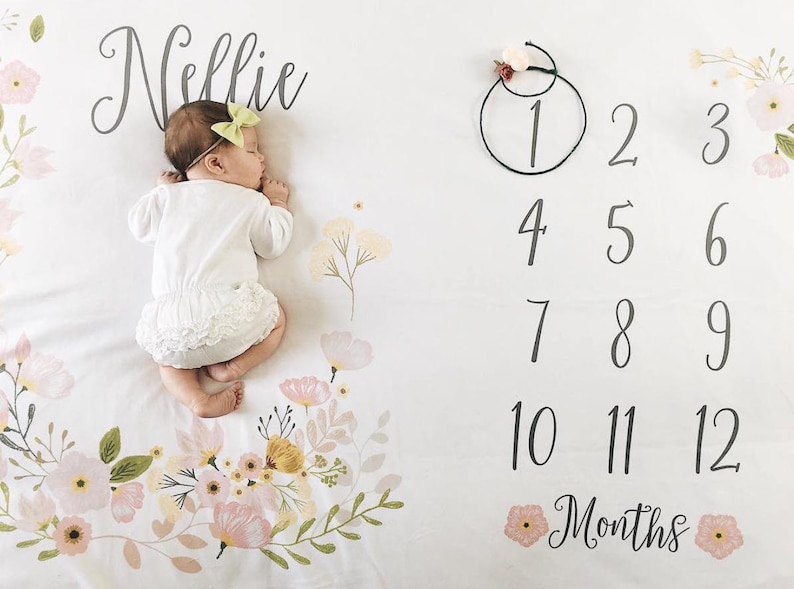 Manta de hito del mes de la niña: flor, niña, manta de bebé personalizada, seguimiento del crecimiento y la edad, regalo de baby shower de nueva mamá imagen 1