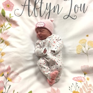 Manta de hito del mes de la niña: flor, niña, manta de bebé personalizada, seguimiento del crecimiento y la edad, regalo de baby shower de nueva mamá imagen 10