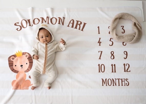 Baby Month Milestone Blanket- Lion with crown, Personalized Baby Blanket, Track Growth and Age, New Mom Baby Shower Gift, Kind of the Jungle Il_570xn