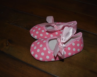 Crib Shoes- Pink Polka Dots Baby Girl Shoes - 12 to 18 Month - Birthday Shoes - Fancy Shoes for Baby Girl - Baby Booties