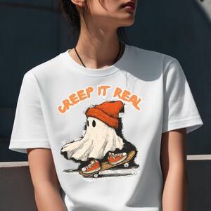 Cartoon Geist Skateboard T-Shirt: Halloween Skater T-Shirt
