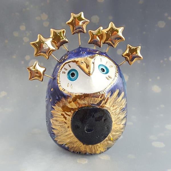 Escultura cerámica de buho de Eclipse con estrellas de oro
