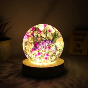 カスミソウの花をあしらったカスタム彫刻樹脂ランプ、恋人への贈り物、クリスマスプレゼント、バレンタインデー、彼女への贈り物