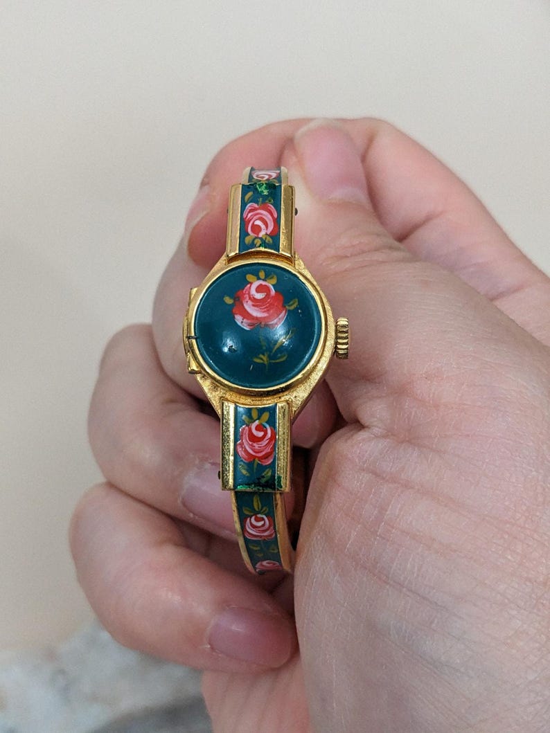FLAW Vintage Chandler Gold Tone Peek a boo Watch Green Enamel Red Florals image 6