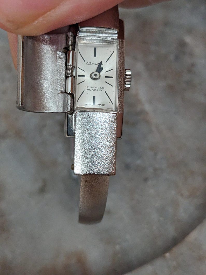 Vintage Chandler Silver Tone Peek a boo Watch Green Enamel Star White Gem Accent image 4