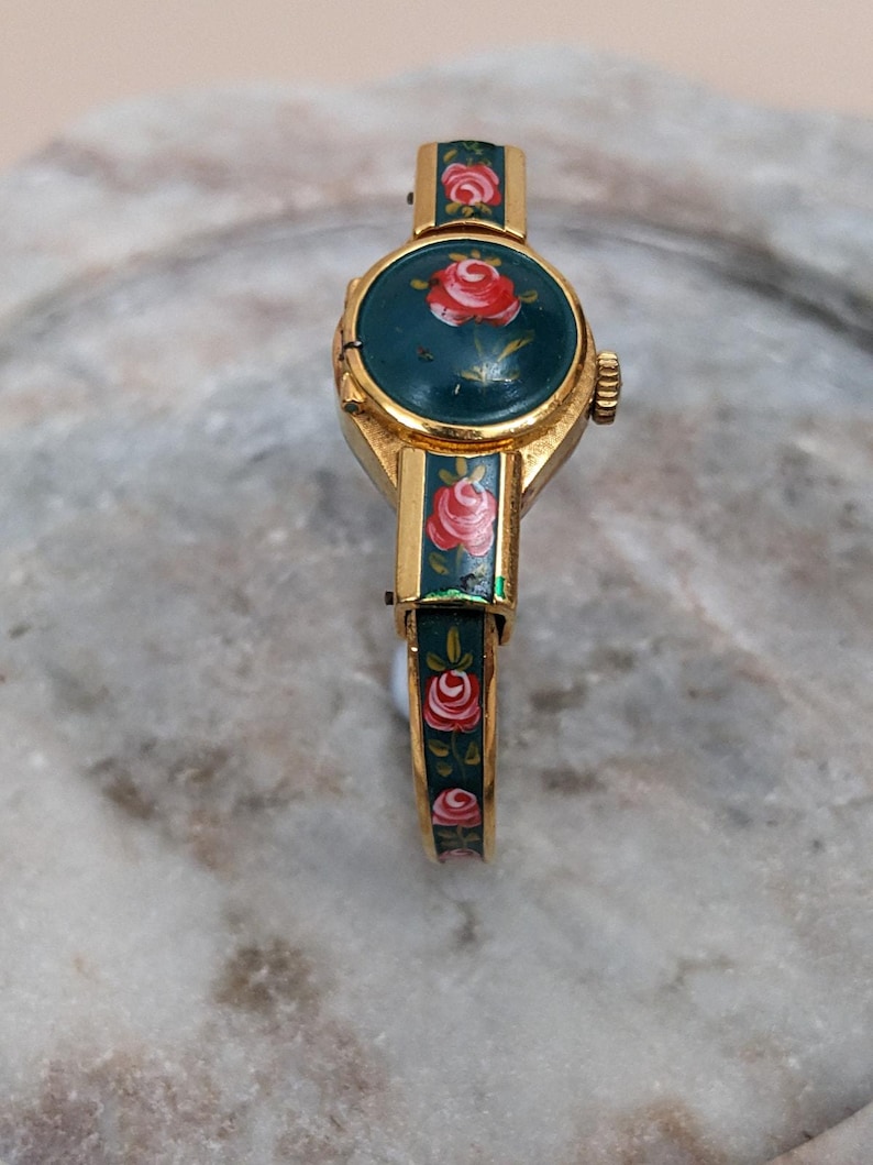 FLAW Vintage Chandler Gold Tone Peek a boo Watch Green Enamel Red Florals image 4
