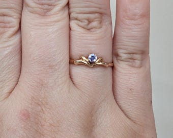 Estate 14k Rose Gold Dainty Purple Stone Tiara Ring Size 7.75