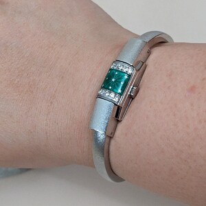 Vintage Chandler Silver Tone Peek a boo Watch Green Enamel Star White Gem Accent image 10