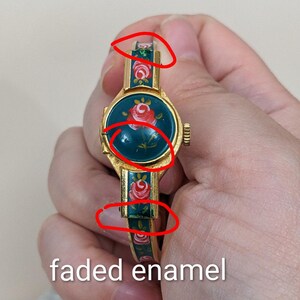 FLAW Vintage Chandler Gold Tone Peek a boo Watch Green Enamel Red Florals image 3