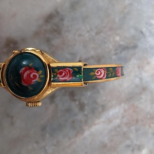 FLAW Vintage Chandler Gold Tone Peek a boo Watch Green Enamel Red Florals image 5