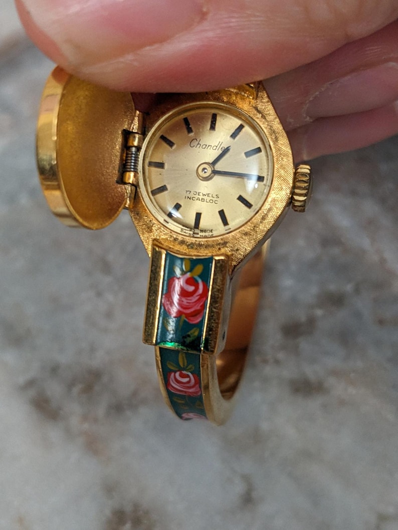FLAW Vintage Chandler Gold Tone Peek a boo Watch Green Enamel Red Florals image 7