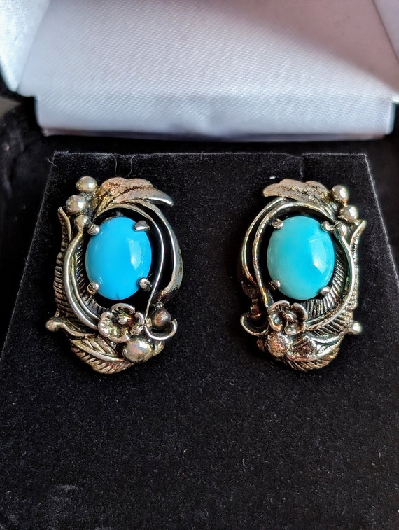 Vintage Native American Silver and Turquoise Earri
