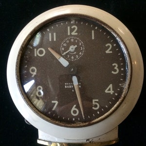 Vintage 40&#39;s Westclox Baby Ben Clock Style , Creme with Brown Face, Working Wind Up
