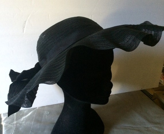 Vintage 30's Large Nylon Mesh Picture 