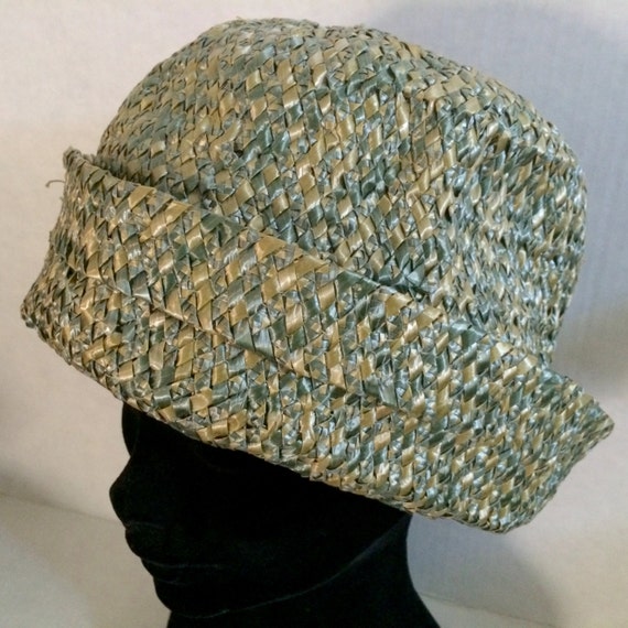 Vintage 30's Woven Raffia Cloche Hat
