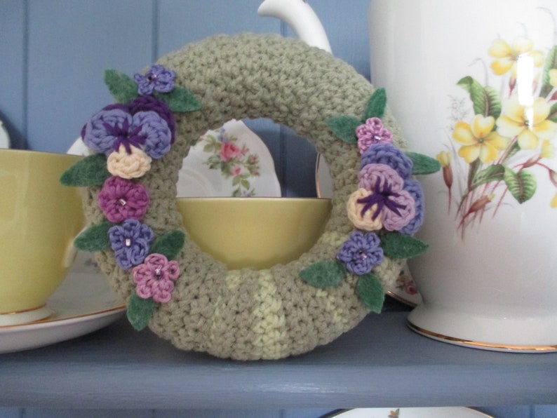 Crocheted pansyviola wreath