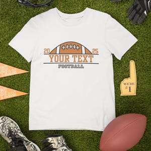 Camiseta de futebol personalizada, camisa com nome do time personalizado, camiseta da temporada de futebol de 2025, camisa para o dia do jogo para fãs, presente esportivo personalizado para ele