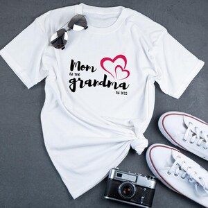 Maman est, chemise personnalisée grand-mère est, chemise grand-mère, chemise grand-mère maman, chemise faire-part de grossesse, chemise nouvelle grand-mère, t-shirt grossesse