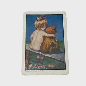 Postkarte Ich und Teddy Kleines Mädchen auf Bank Antike c1907 JA