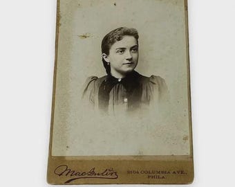 Tarjeta de gabinete Retrato de mujer y niña Sepia Filadelfia PA Victoriano Antiguo