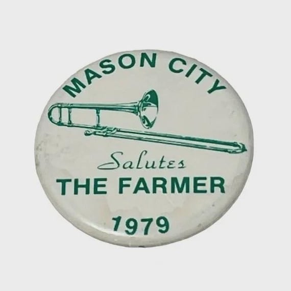 Mason City Iowa Salutes the Farmer 1979 Vintage Pinback Button