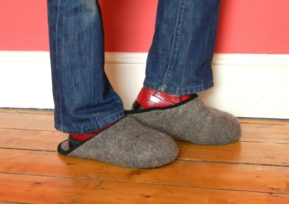 Felt slippers over shoes discount