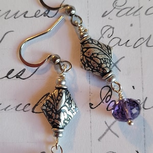 Boucles d&#39;oreilles en étain et cristaux