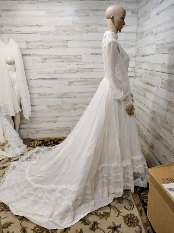 1960's High Collar Wedding Dress Puffy Sleeves Lace D… - Gem