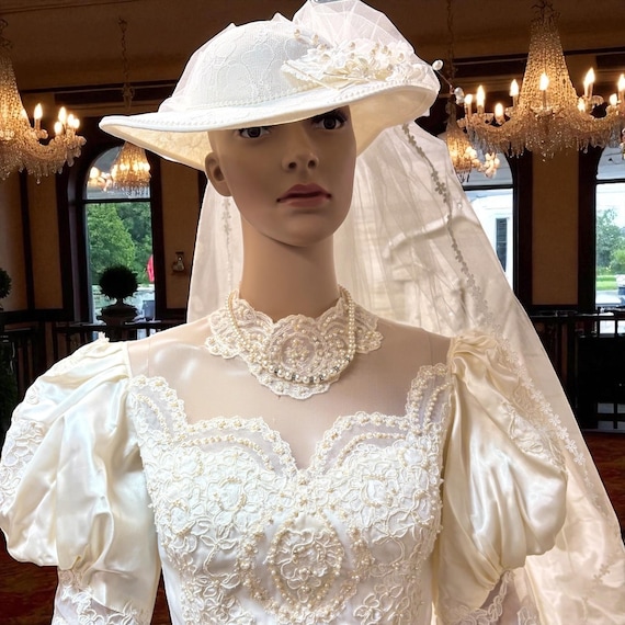 Vintage Bridal Lace & pearl hat/veil Soft Lace Tulle Juliet Veil,ivory Juliet Cap Veil,wedding  main image 3