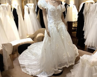 Vintage Lace & Pearl Beaded Wedding Dress - Mori Lee Bridal Gown, Puffy Sleeves