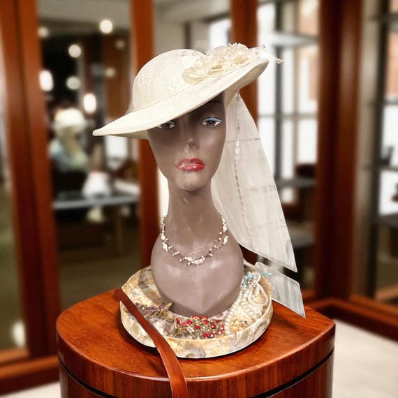 Vintage Lace & Pearl Wide Brim Hat – Bridal / Victorian Style Vintage Pearl & Lace Bridal Hat: Bohemian Victorian Wedding  main image 4