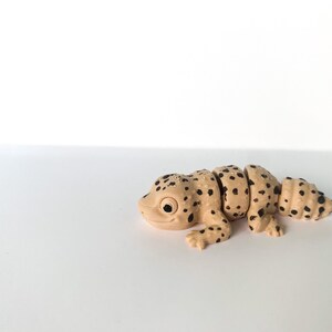 3D printed articulated flexy leopard gecko fidget toy