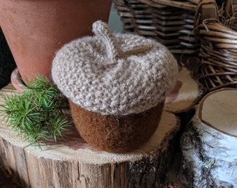 Acorn Jar with Removable Lid -Original - Brown Nut - Felted Wool