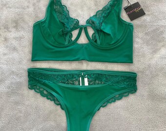 Conjunto de lencería clásica con aros para mujer de talla grande