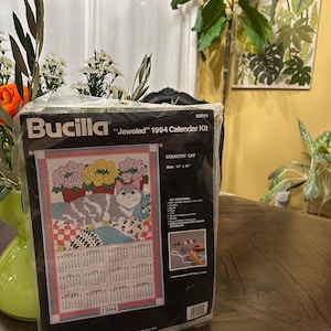vintage unopened bucilla “jeweled” 1994 calendar kit, country cat