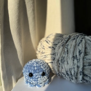 Pulpo de terciopelo amigurumi: regalo de crochet hecho a mano