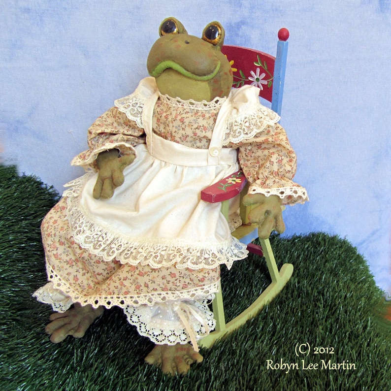 Toad Doll Pattern, Primitive Toad, Frog Doll, image 1