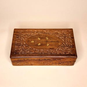 Hand Carved Wooden Jewelry Box: Vintage Floral Design with Brass Inlays
