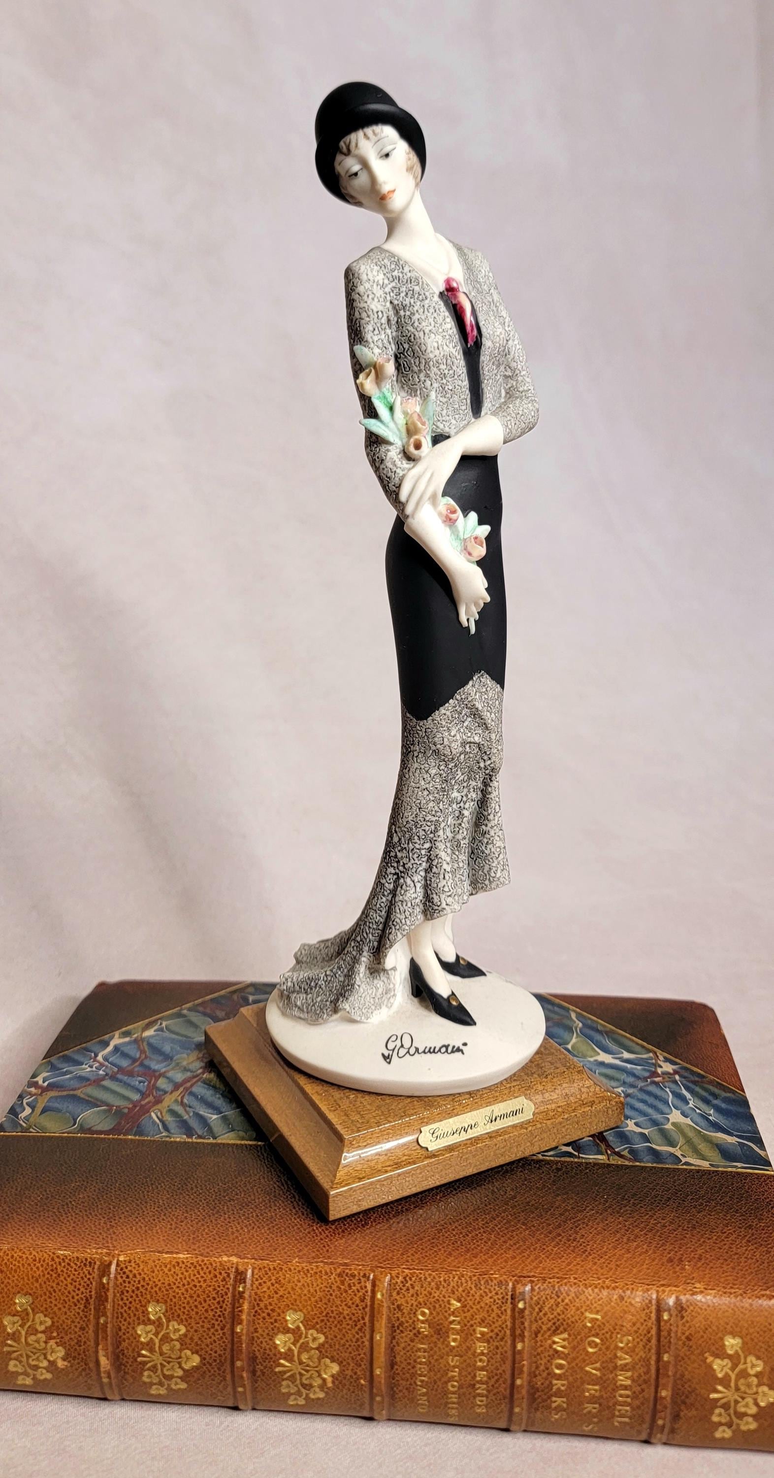 Giuseppe Armani Figurine Lady With Flowers - Etsy