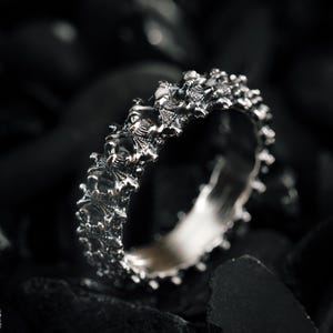BioSpine Ring | 925 Sterling Silver Biomechanical Jewellery | Handcrafted Sci-Fi Gothic Accessory