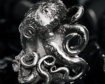 925 Sterling Silver Octopus Ring – Realistic Sea Creature Jewellery – Handcrafted Marine Statement Piece